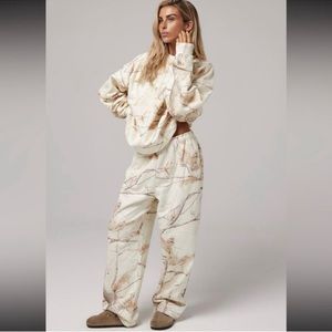 Dairy Boy White Camo Sweatpants Size M